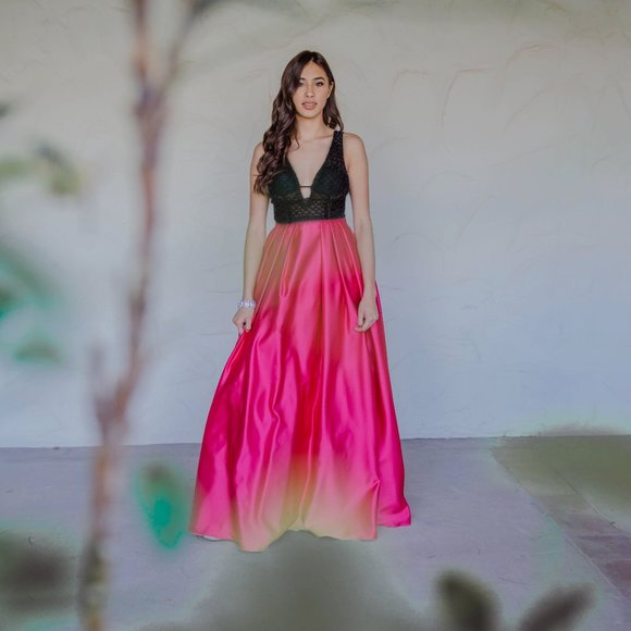 Fuchsia and Black Formal Evening Prom Dress Gown - Picture 4 of 4